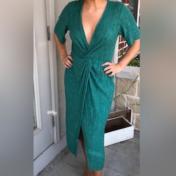 All in Favor Dresses & Skirts - All In Favor *Nordstrom* Green Plisse Slit Dress Wedding Guest (small)